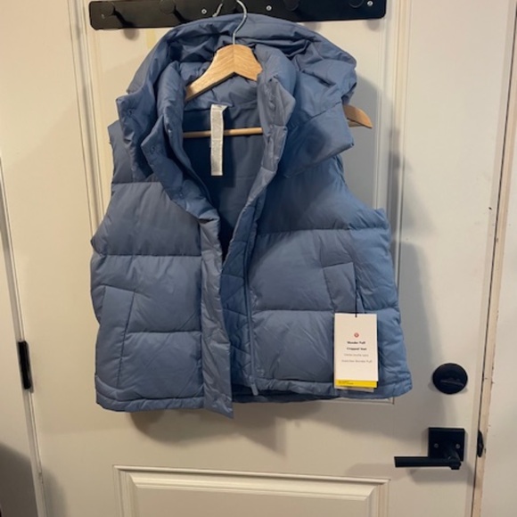 lululemon athletica Jackets & Blazers - LULULEMON WONDER PUFF CROPPED VEST. BNWT